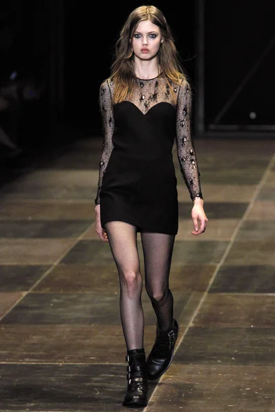 Look 17